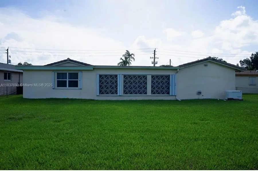 2930 NW 24th Ave, Oakland Park, FL 33311 - #3