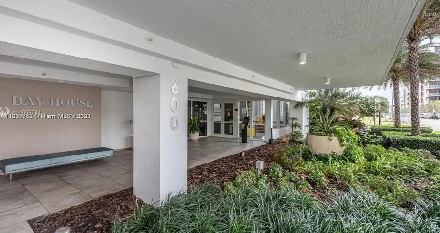 600 NE 27th St #105, Miami, FL 33137 - #2