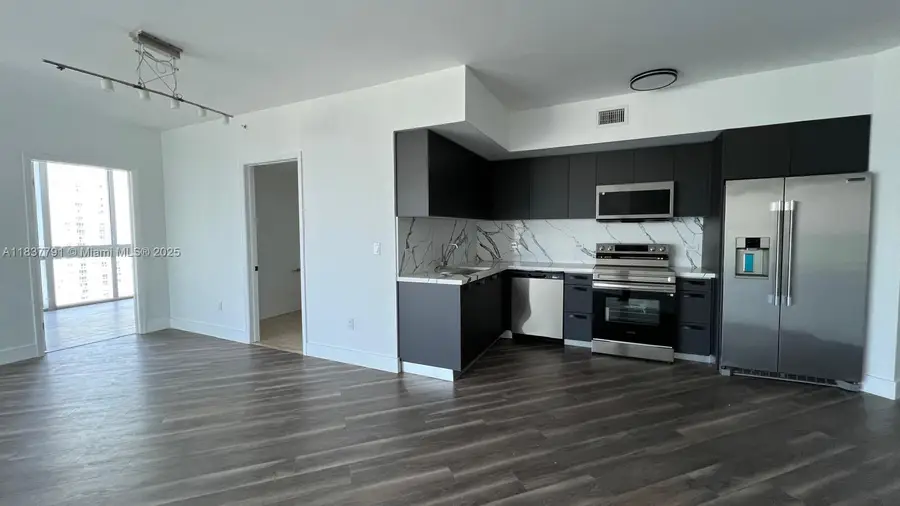 350 S Miami Ave #2401, Miami, FL 33130 - Image #2