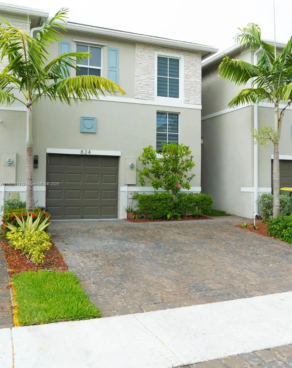 824 SE 18th St, Homestead, FL 33034 - Image #1