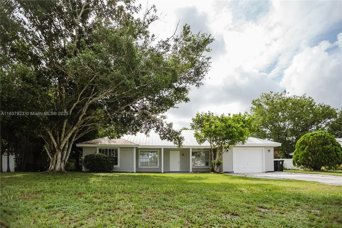 274 SW Bridgeport Dr, Port Saint Lucie, FL 34953 - Image #1