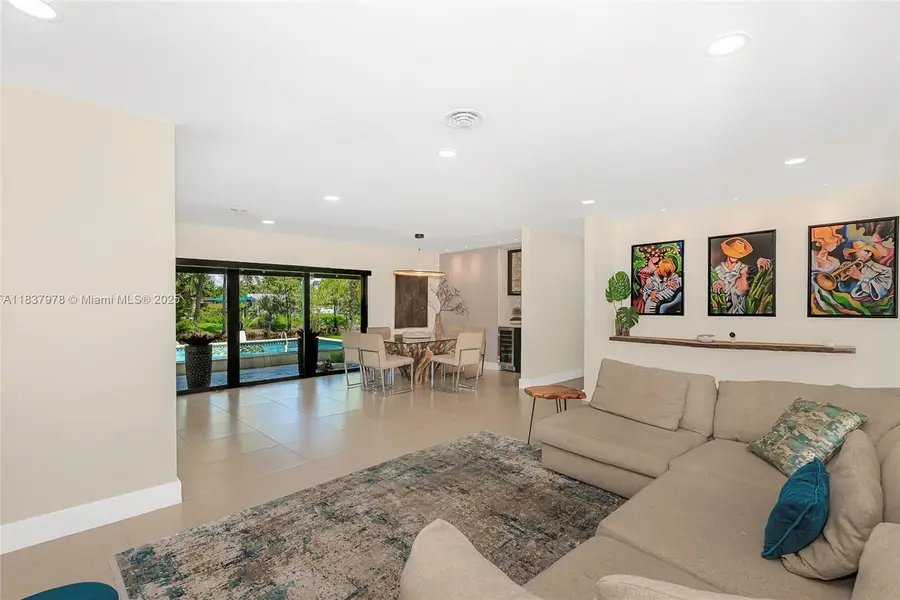 9865 SW 16th St, Miami, FL 33165 - Image #2