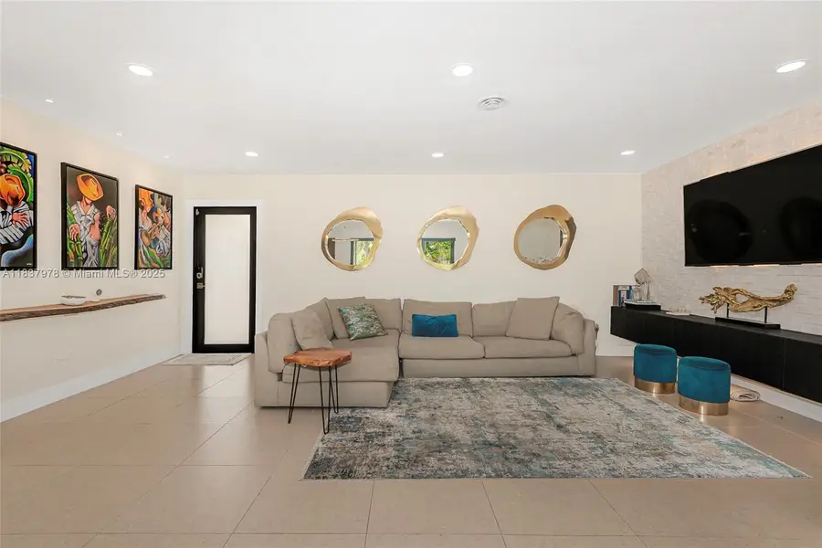 9865 SW 16th St, Miami, FL 33165 - Image #3