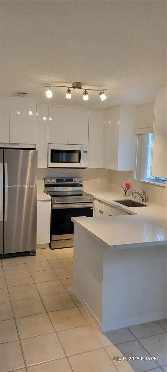 2125 NW 77th Way #201, Pembroke Pines, FL 33024 - Image #2