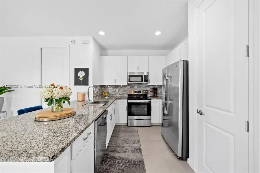 2184 NW 6th St, Fort Lauderdale, FL 33311 - #2