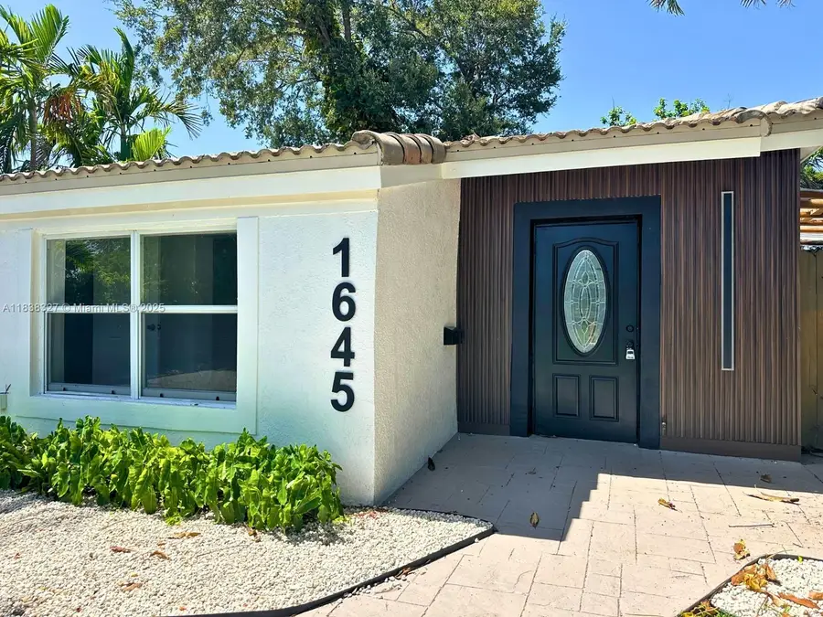 1645 NE 175th St, North Miami Beach, FL 33162 - Image #2