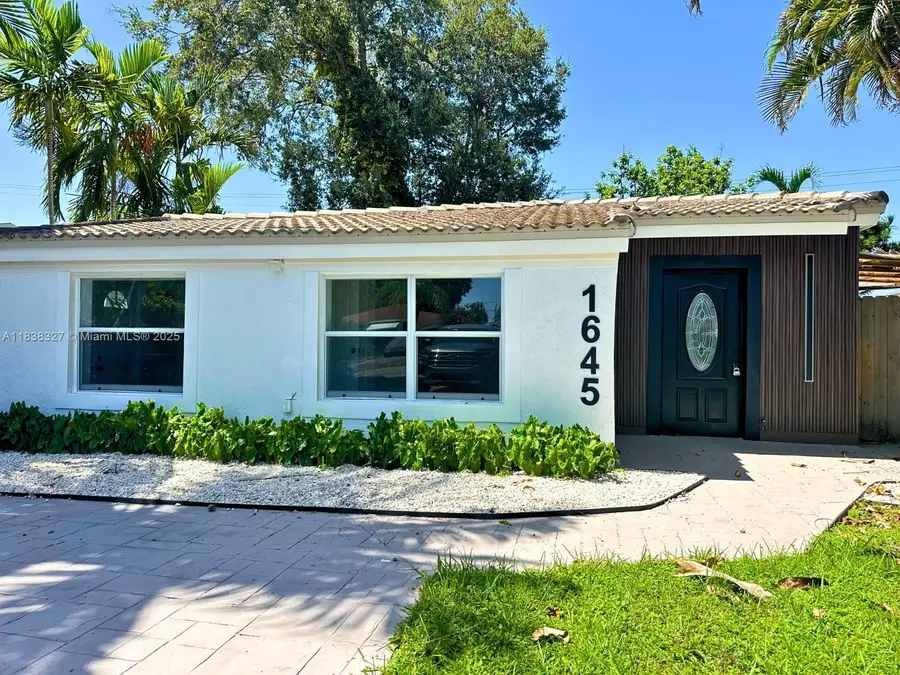 1645 NE 175th St, North Miami Beach, FL 33162 - Image #3