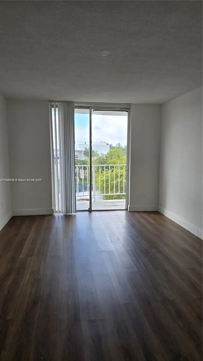 498 NW 165th St Rd #D-407, Miami, FL 33169 - Image #3