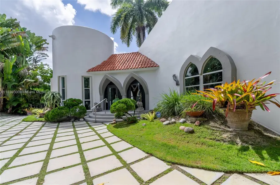 6867 SW 62nd Ter, South Miami, FL 33143 - Image #2