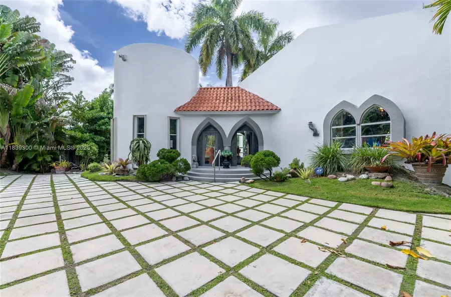 6867 SW 62nd Ter, South Miami, FL 33143 - Image #3