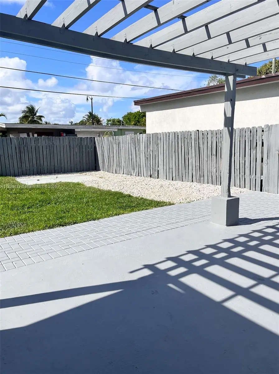 1321 NE 43rd Ct, Pompano Beach, FL 33064 - Image #3