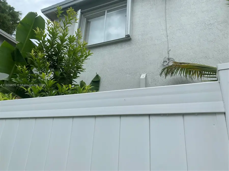 6006 Plum Pl, Tamarac, FL 33321 - Image #3