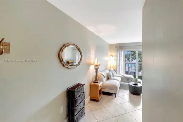 2920 SW 28th Ter #407, Coconut Grove, FL 33133