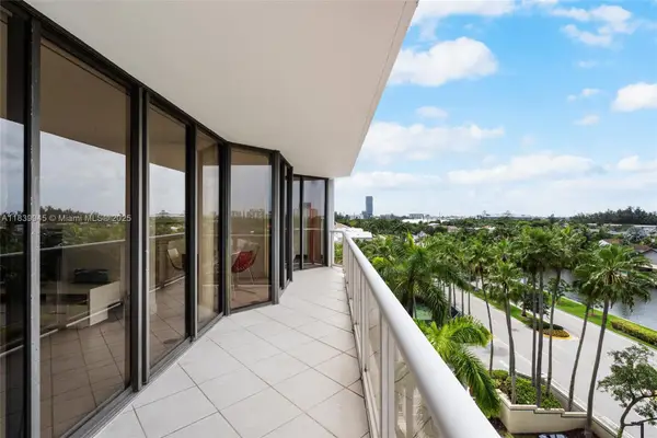 3598 Yacht Club Dr #601+DEN, Aventura, FL 33180