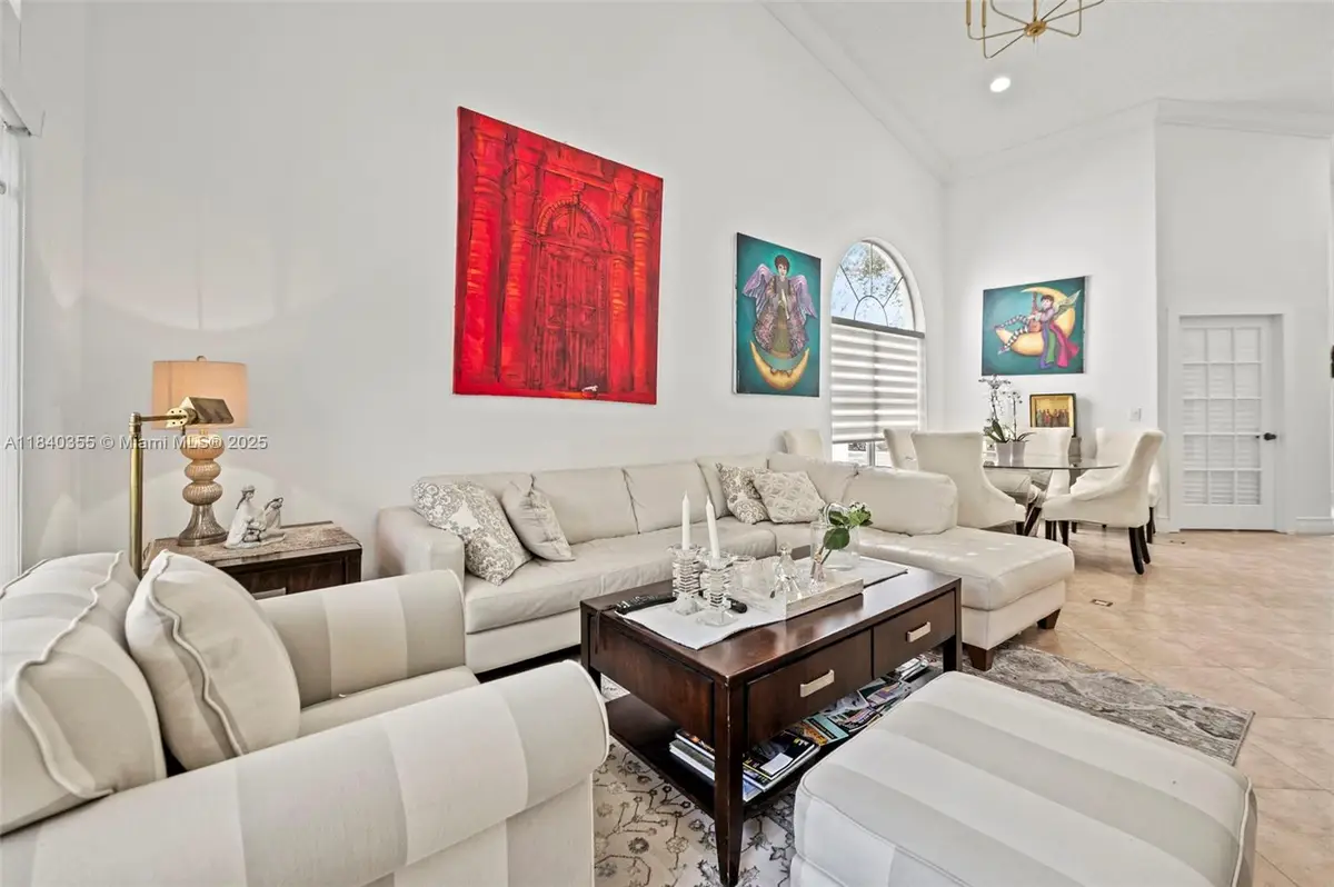 9384 NW 8th Cir, Plantation, FL 33324 - Image #1