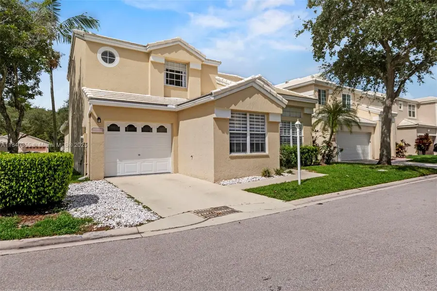 9384 NW 8th Cir, Plantation, FL 33324 - Image #3