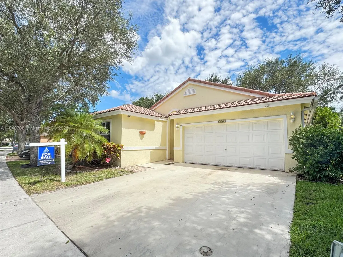 5462 NW 49th Ct, Coconut Creek, FL 33073 - Image #1