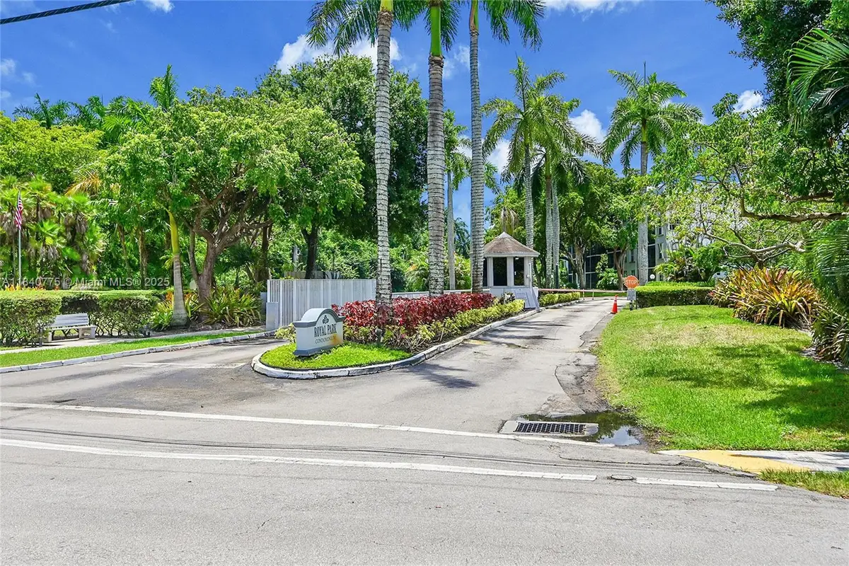 112 S Royal Park Dr #1C, Oakland Park, FL 33309 - Image #1