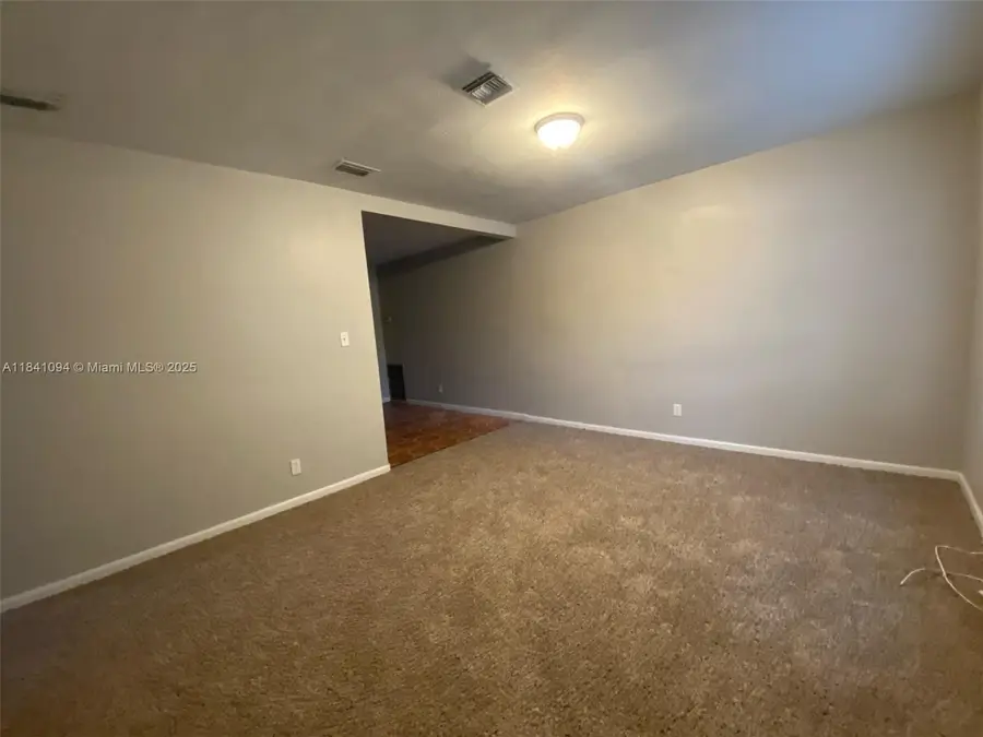 128 SW 7th Ter, Hallandale Beach, FL 33009 - #3