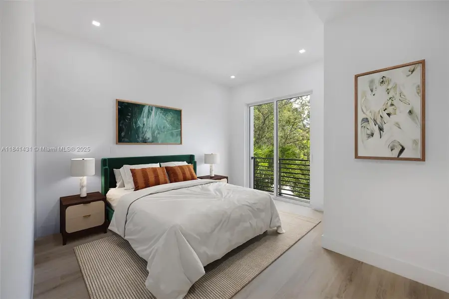 3162 Plaza St, Coconut Grove, FL 33133 - Image #3