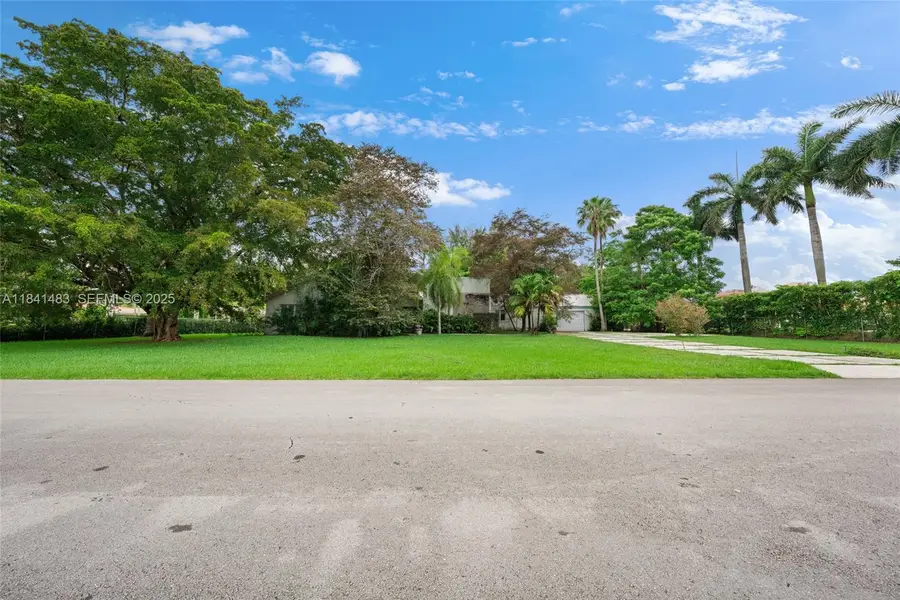 6002 SW 79th Ct, Miami, FL 33143 - Image #2