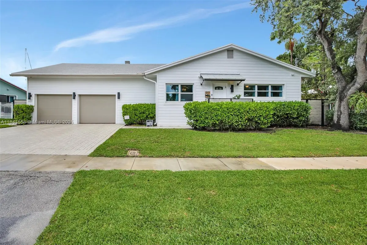 317 NE 5th Ct, Dania Beach, FL 33004 - Image #1