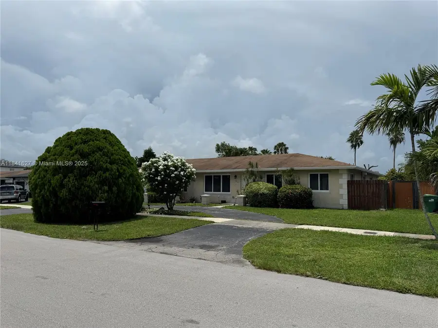 8121 SW 205th St, Cutler Bay, FL 33189 - Image #2
