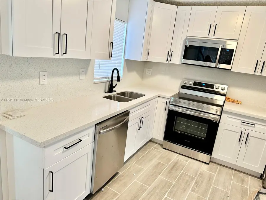 2600 NE 8th Ave, Pompano Beach, FL 33064 - Image #3