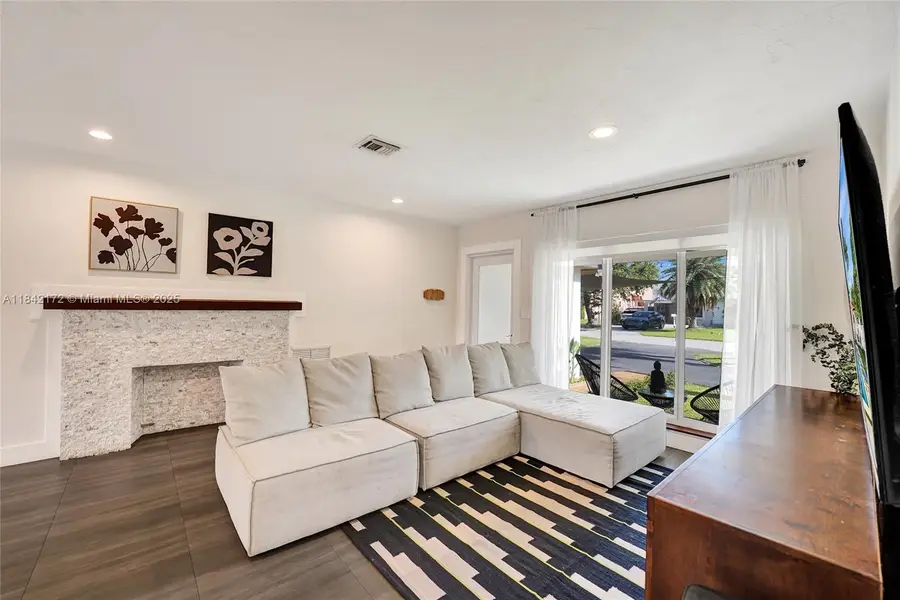 1440 Grant St, Hollywood, FL 33020 - Image #3