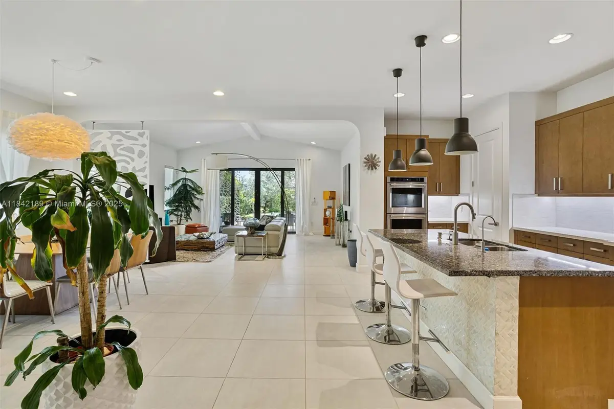 1126 SW 113th Way, Pembroke Pines, FL 33025 - Image #1