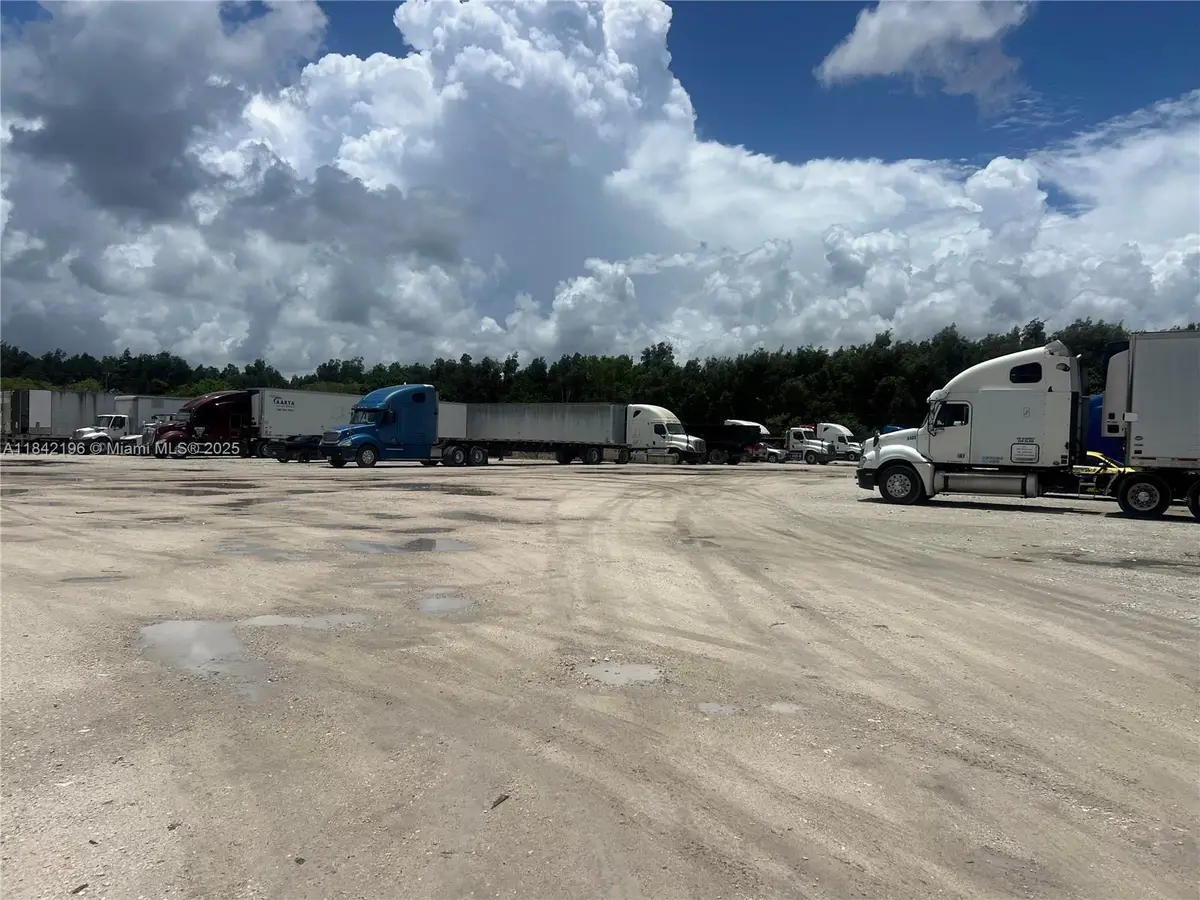 17760 NW 129th Ave, Hialeah, FL 33018 - Image #1