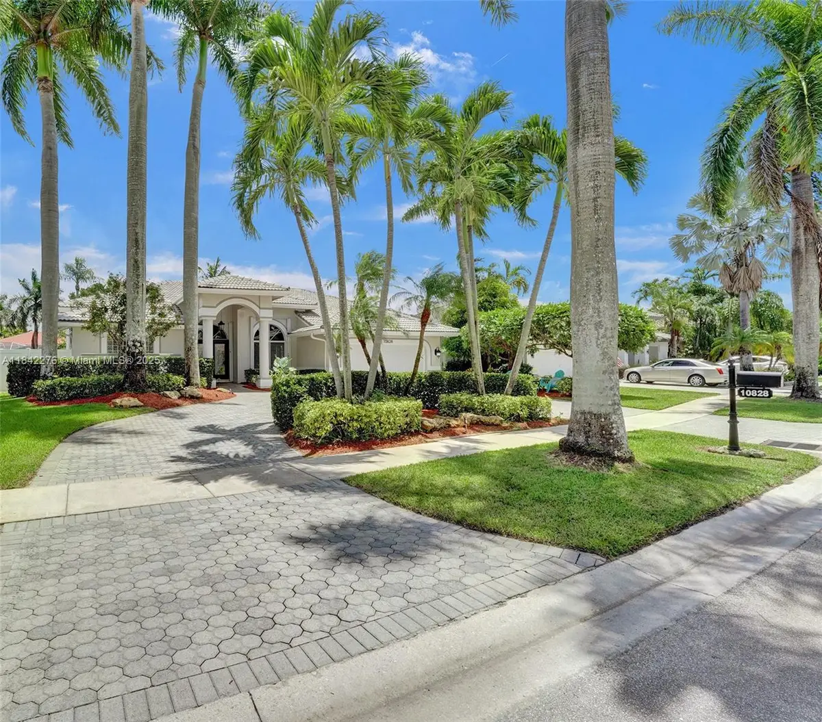 10828 NW 5th St, Plantation, FL 33324 - Image #1