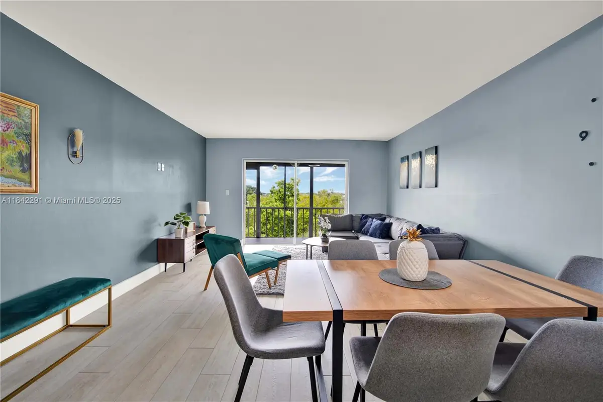 950 Hillcrest Dr #414, Hollywood, FL 33021 - Image #1