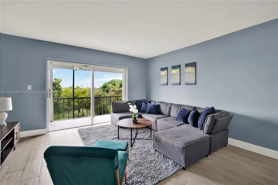 950 Hillcrest Dr #414, Hollywood, FL 33021 - Image #2