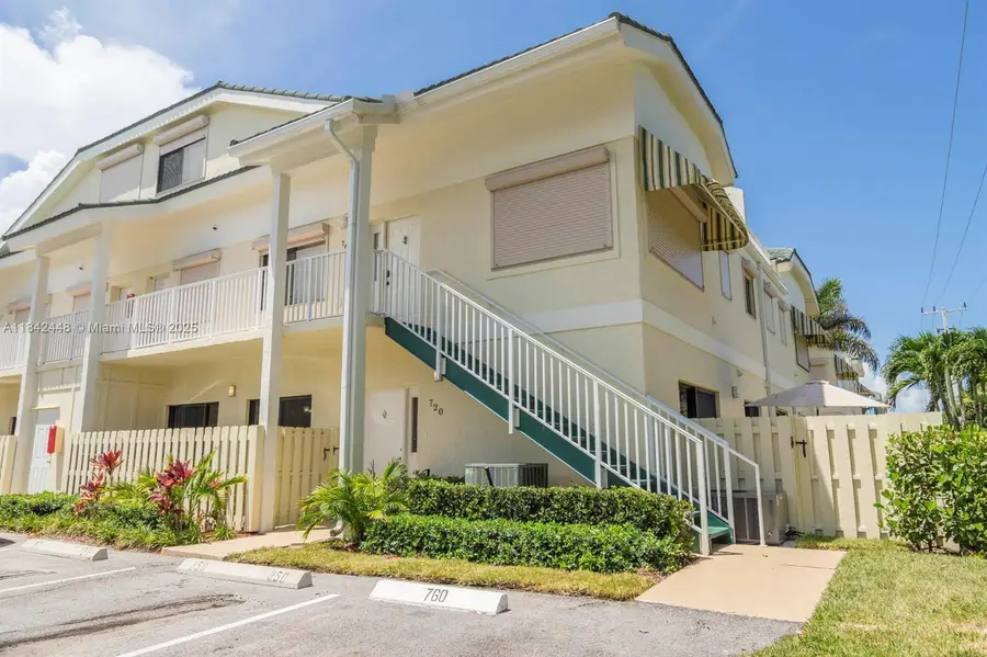 720 S Bella Vista Ct S #20, Jupiter, FL 33477 - Image #2