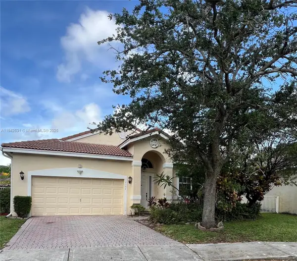 2130 NW 166th Ave, Pembroke Pines, FL 33028