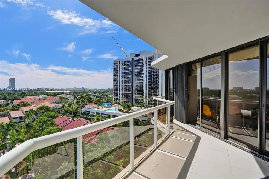 3610 Yacht Club Dr #909, Aventura, FL 33180 - Image #2