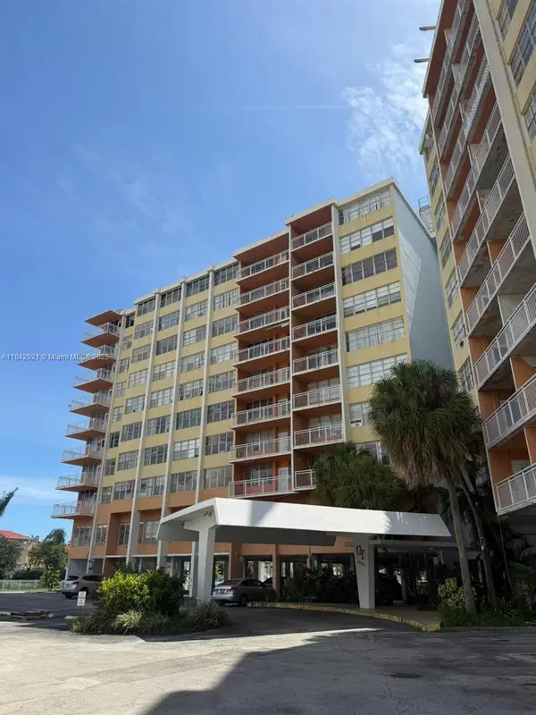 2025 NE 164th St #606, North Miami Beach, FL 33162