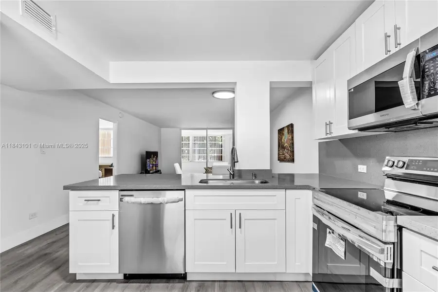 445 NE 195th St #125, Miami, FL 33179 - Image #2