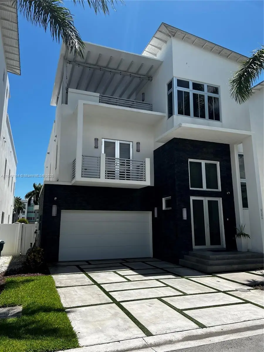 8286 NW 33rd Ter, Doral, FL 33122 - Image #2