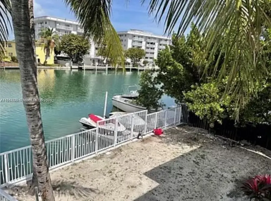 1225 Marseille Dr #18, Miami Beach, FL 33141 - Image #2
