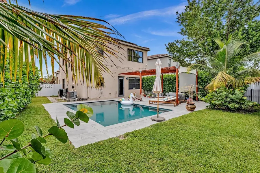 566 NE 191st Ter, Miami, FL 33179 - Image #3