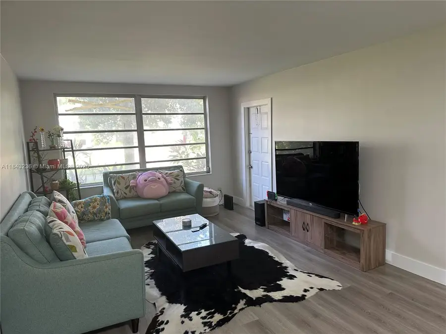 7500 NW 17th St #102, Plantation, FL 33313 - Image #2