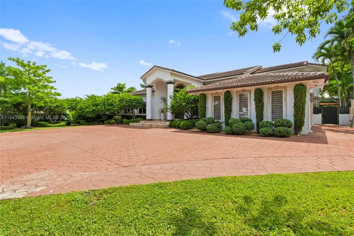 185 SW 130th Ave, Miami, FL 33184 - Image #1