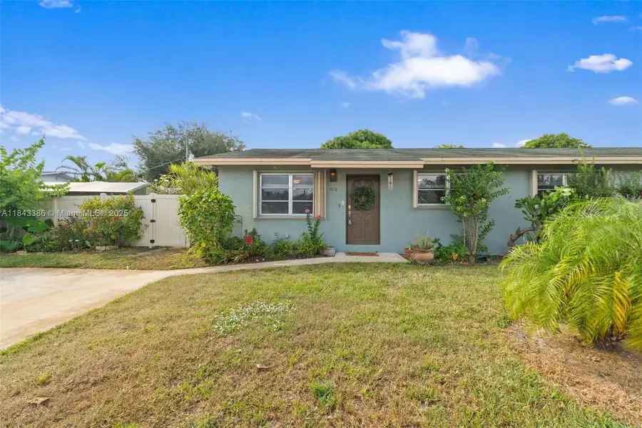 1912 SW 97th Ter, Miramar, FL 33025 - Image #2