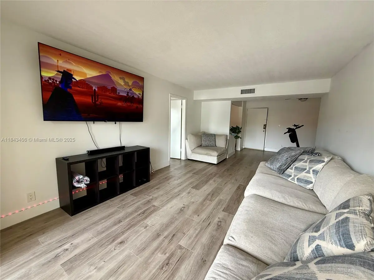 480 NW 20th St #207, Boca Raton, FL 33431 - Image #1