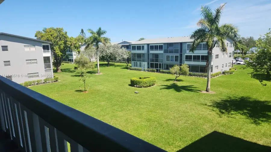 206 Suffolk E #206, Boca Raton, FL 33434 - Image #2