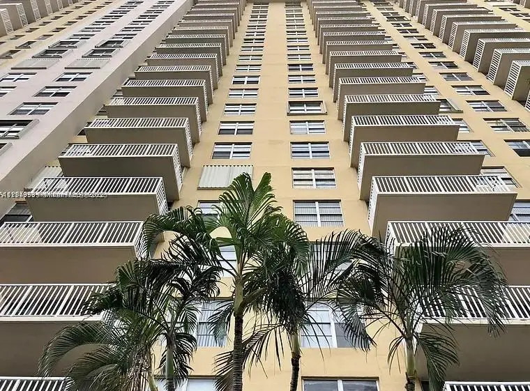 231 174th St #1611, Sunny Isles Beach, FL 33160 - #3