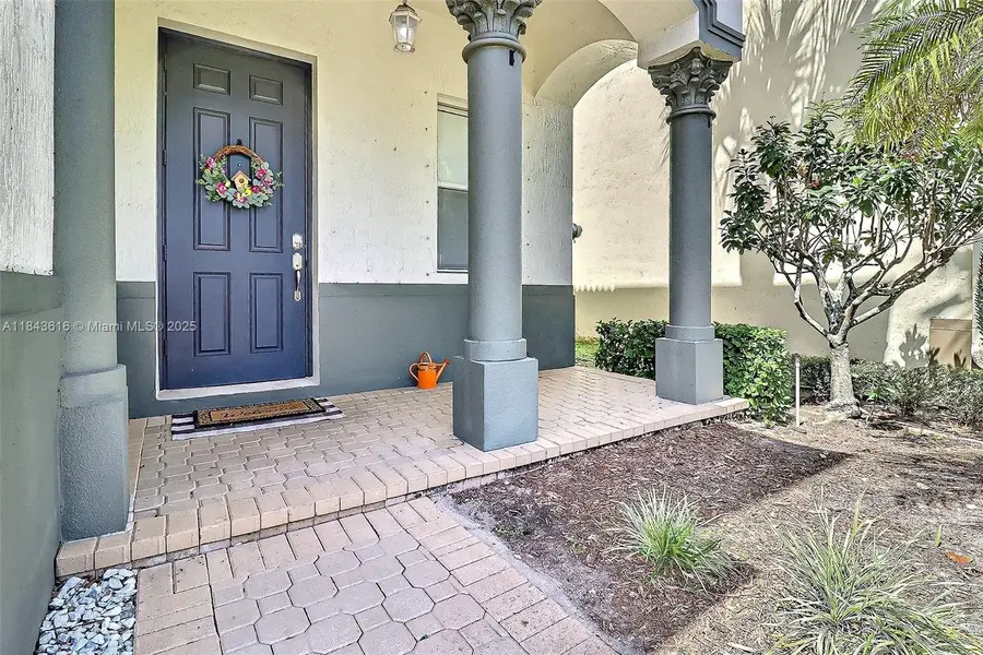 1094 Grove Park Cir, Boynton Beach, FL 33436 - Image #2
