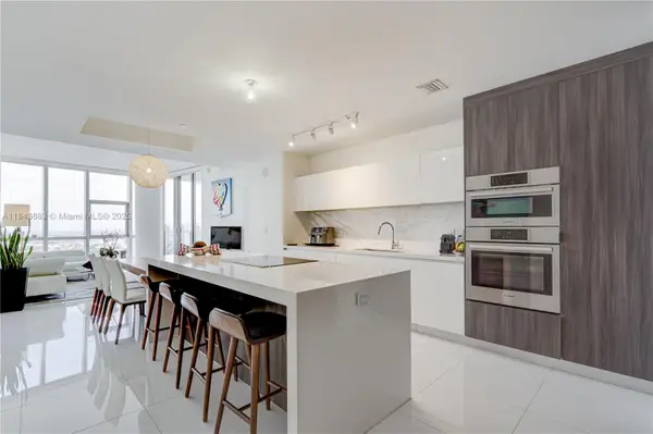 851 NE 1st Ave #2901, Miami, FL 33132